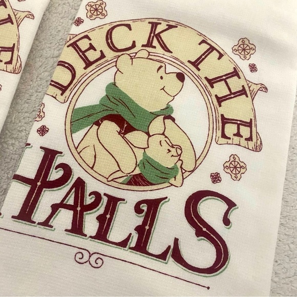 Winnie the Pooh 2 Piece Kitchen Dish Towel Set NWOT 100% Cotton “DECK THE HALLS” - Picture 3 of 8
